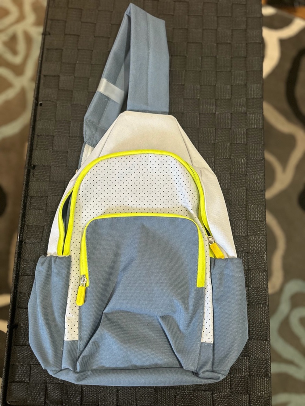 thirty-one Light Gray & Blue Sling Backpack with Neon Yellow Trim